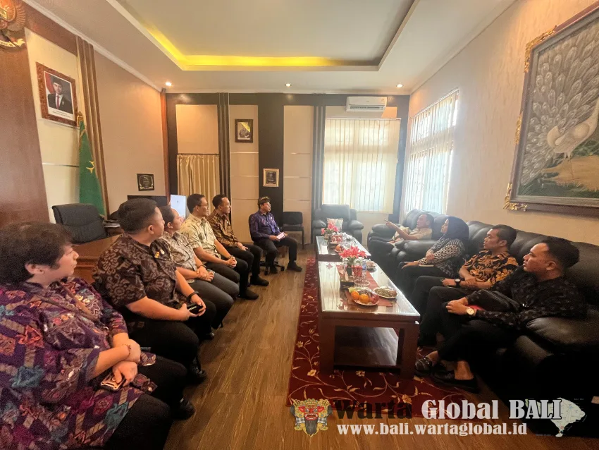 KAJARI GIANYAR TERIMA KUNJUNGAN TIM PENILAI INTERNAL WBK/WBBM JAM PENGAWASAN KEJAKSAAN AGUNG RI